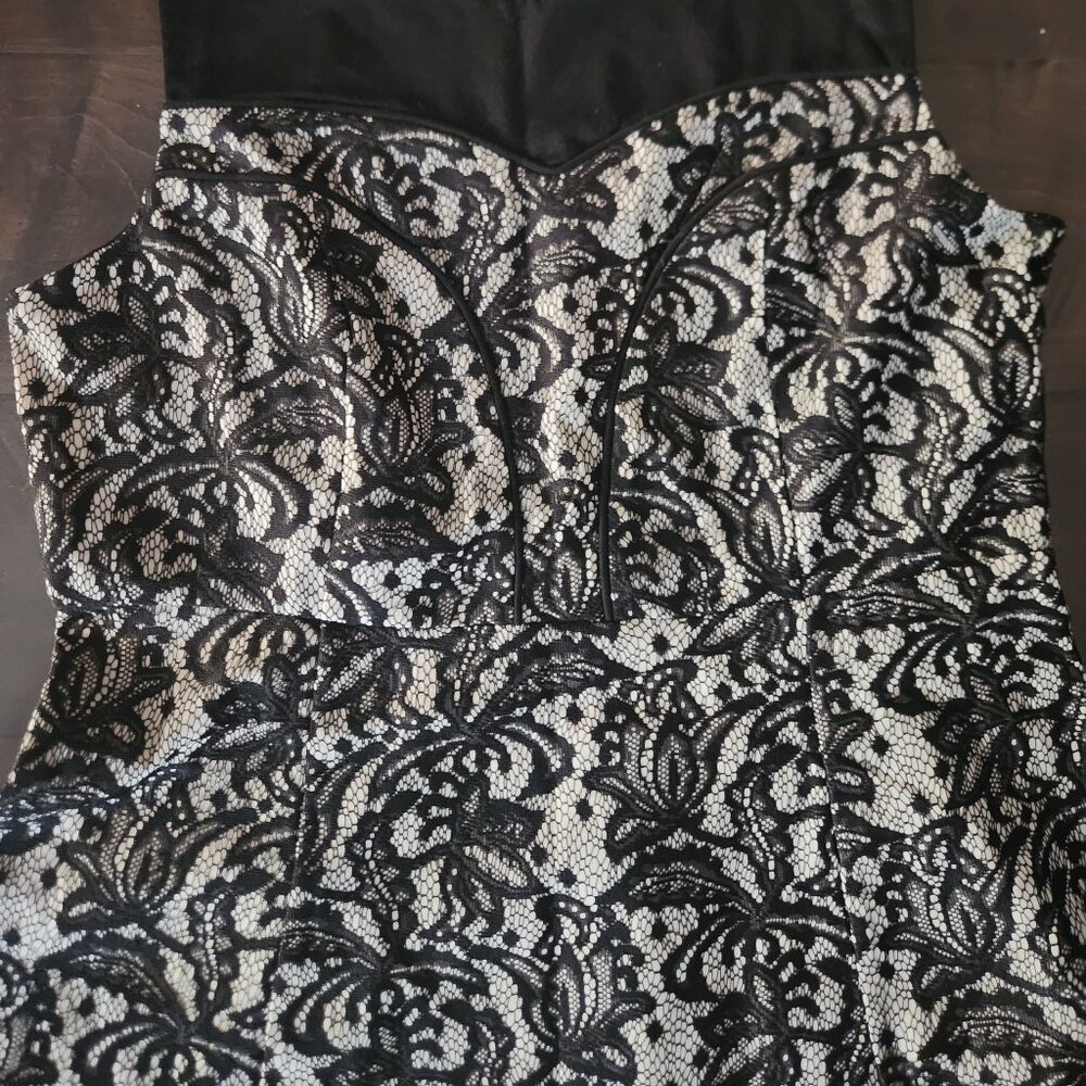 Patterned dress - Picture 2 of 3